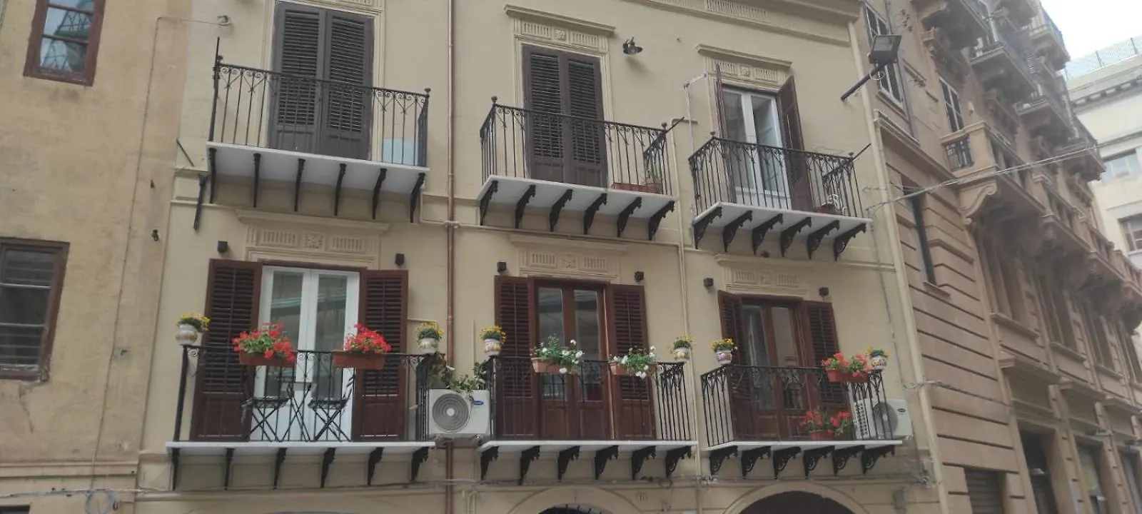 Luxury Apartment Via Genova Palermo Włochy